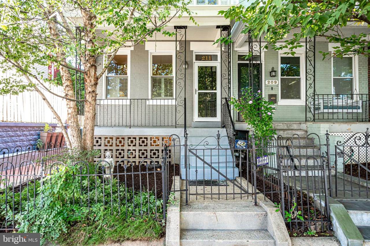 211 13TH Street - Photo 1