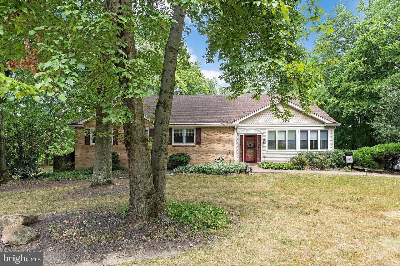 584 Applewood Drive - Photo 1
