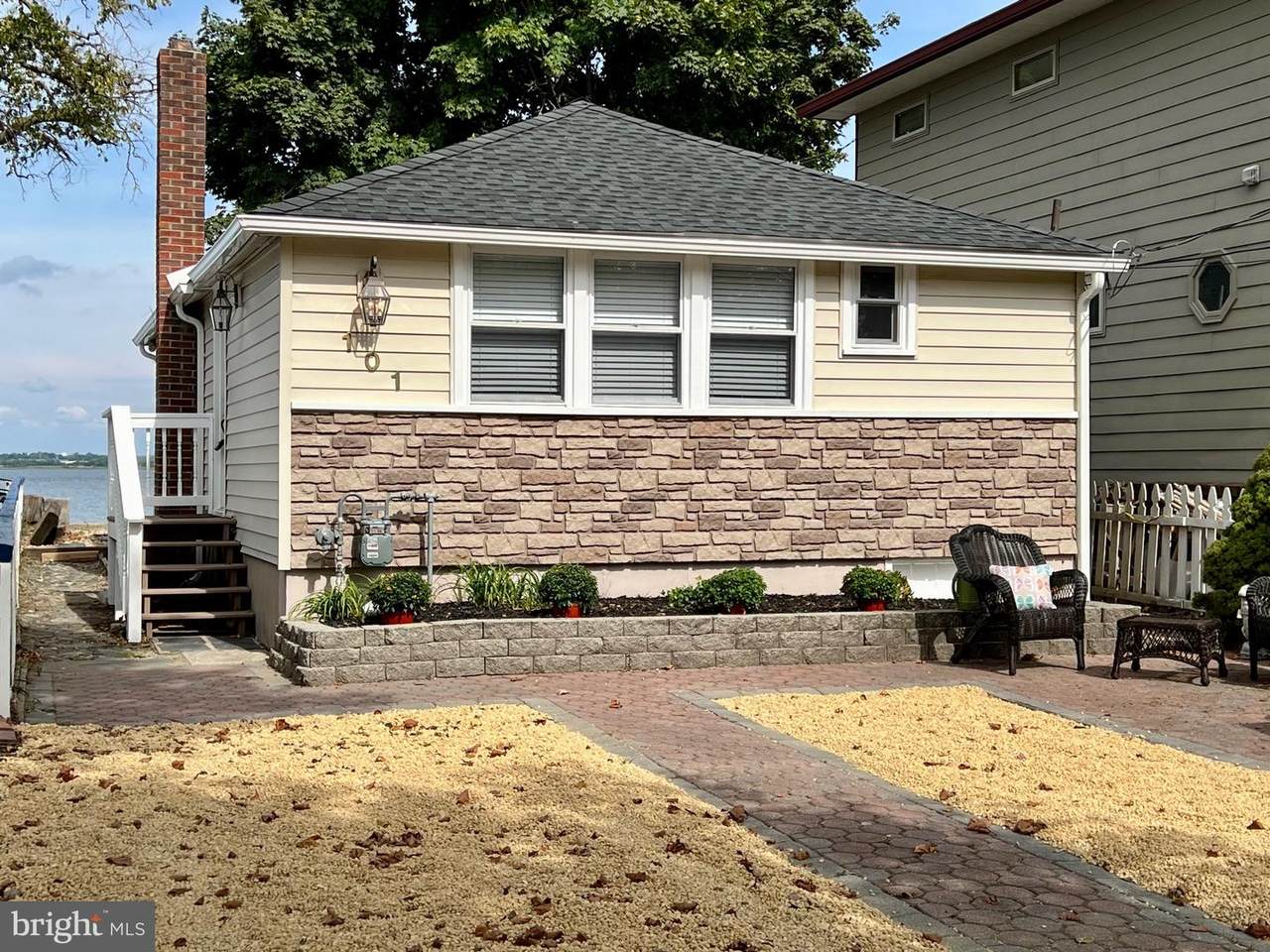 101 River Drive - Photo 1