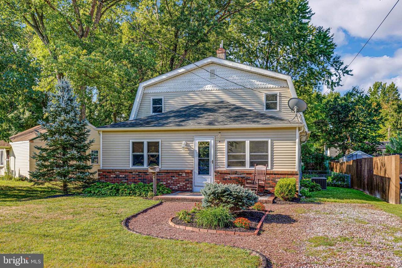 458 Hickory Avenue - Photo 1