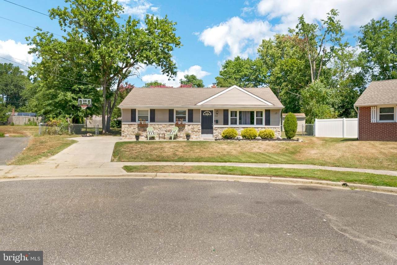 166 Carson Court - Photo 1