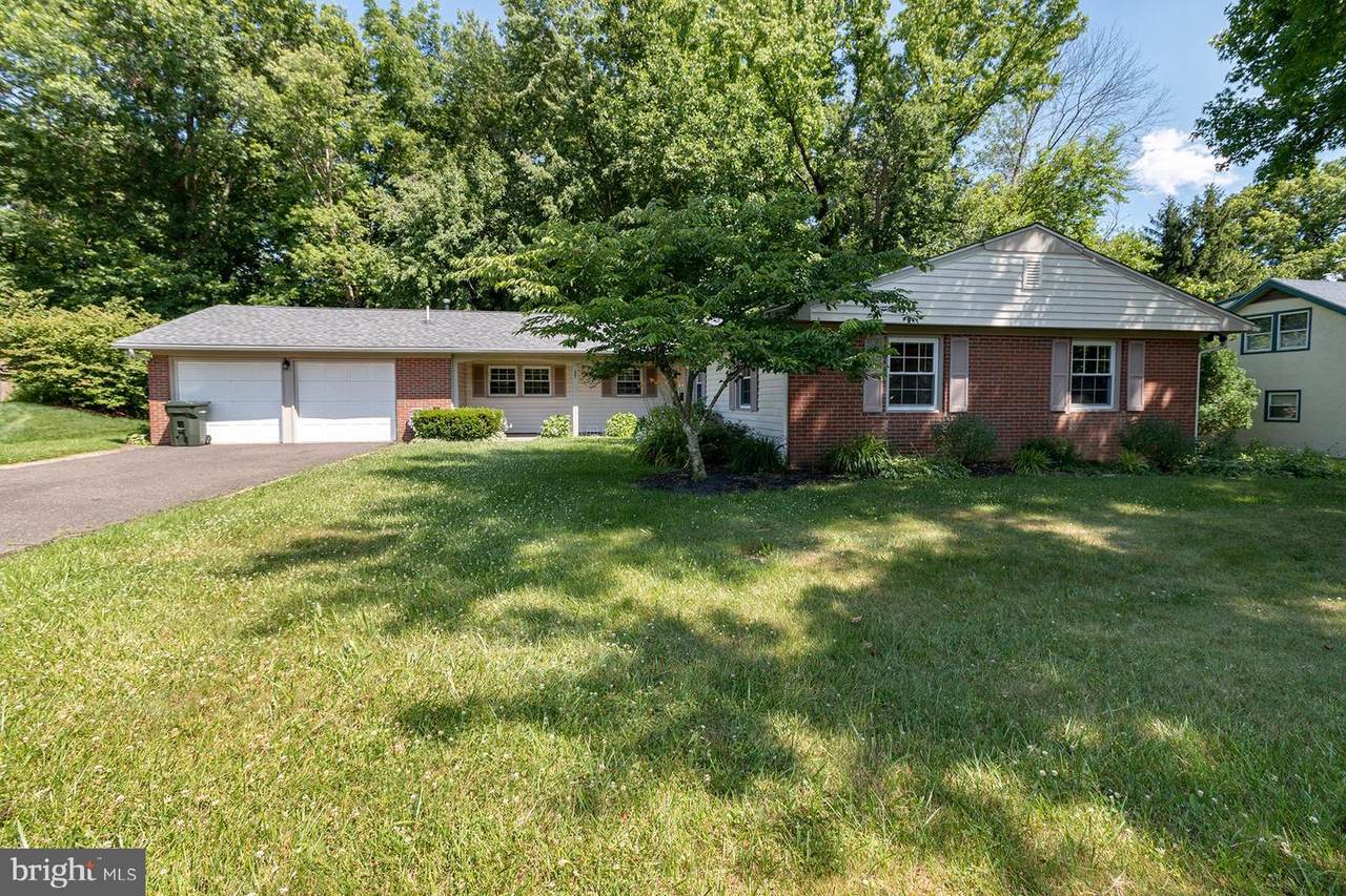 27 Crestview Drive - Photo 1