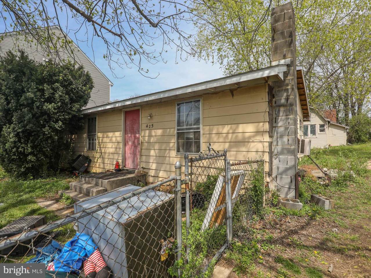 425 6TH Avenue - Photo 1