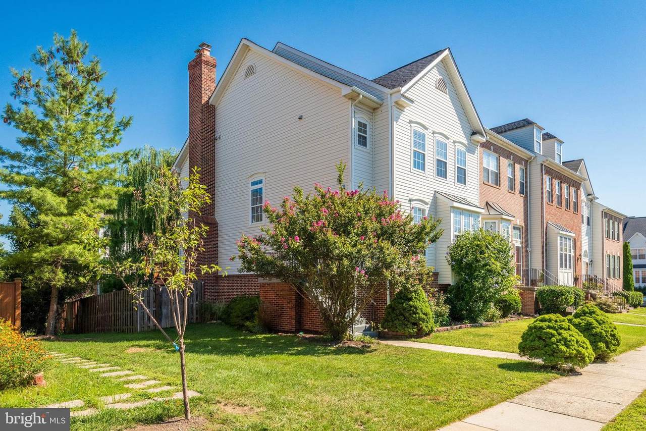 642 Springhouse Square - Photo 1