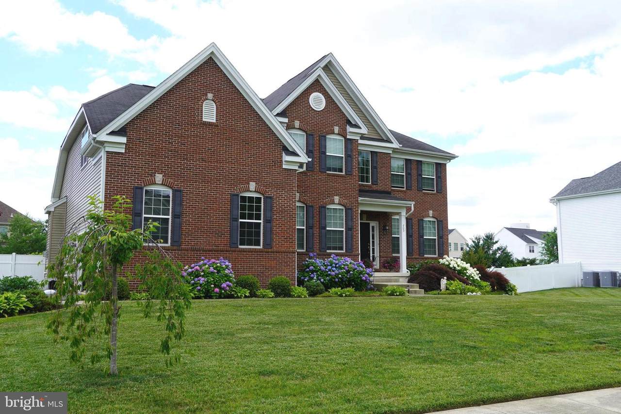 703 Carlton Court - Photo 1