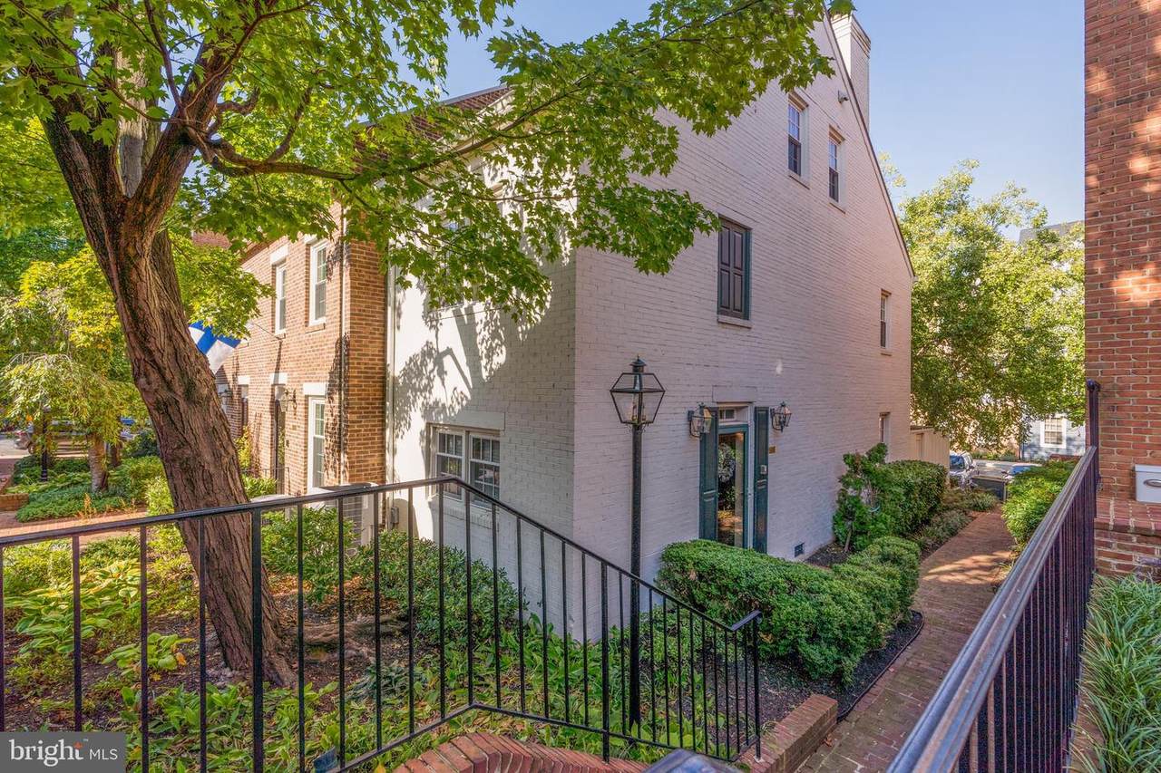 1170 Pitt Street - Photo 1