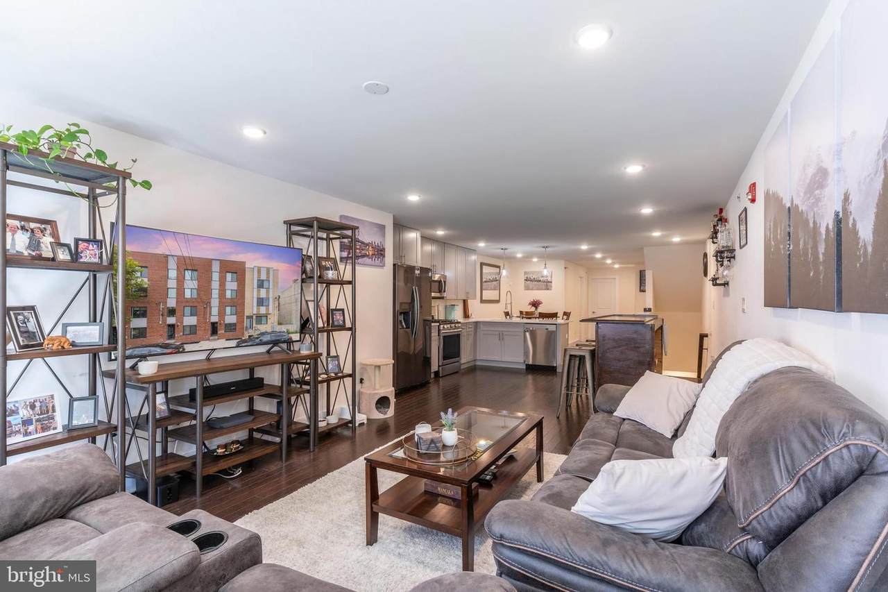 1952 6TH Street - Photo 1