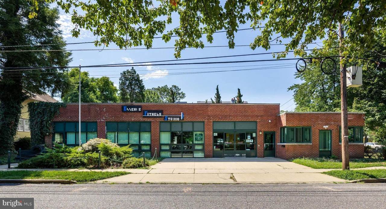 44 Chestnut Avenue - Photo 1