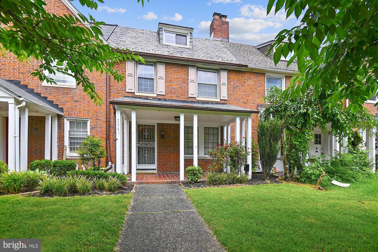 204 University Parkway - Photo 1