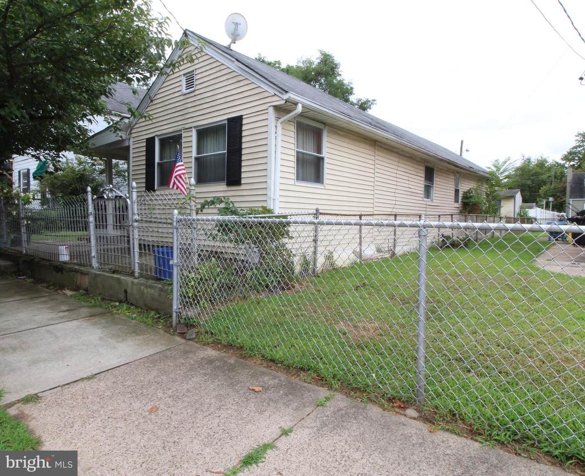 353 Mcclellan Avenue - Photo 1