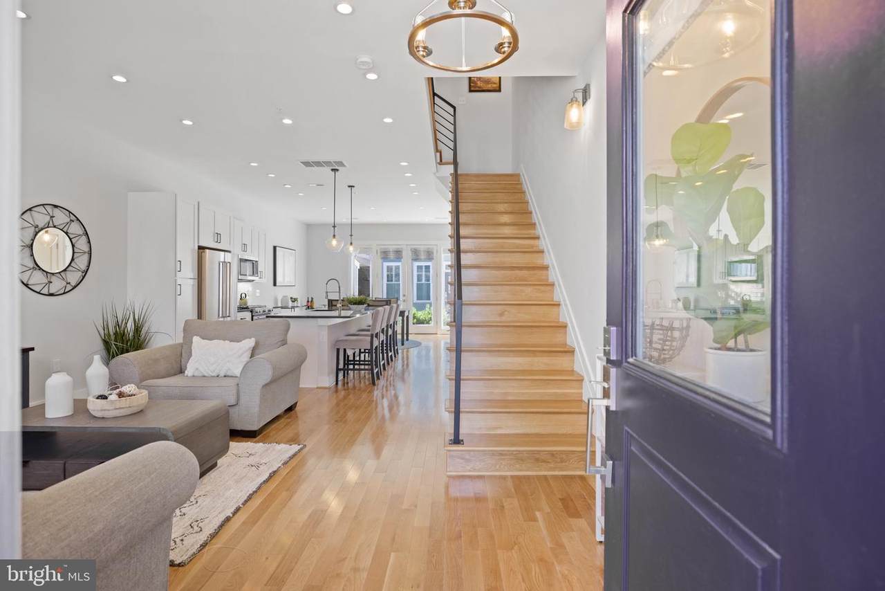 640 Newton Place - Photo 1