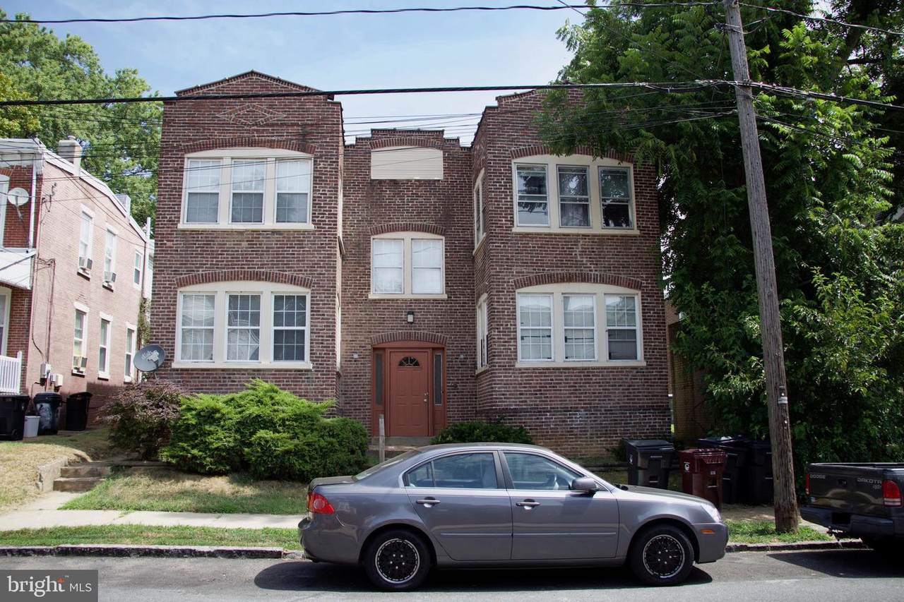 201 29TH Street - Photo 1