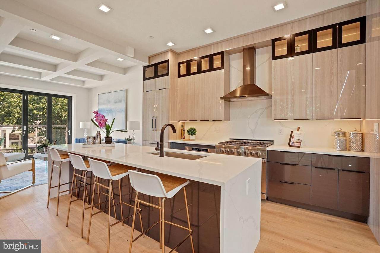 1419 10TH Street - Photo 1