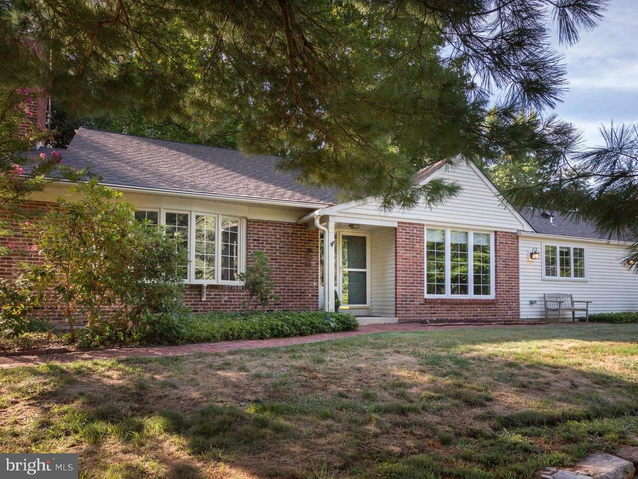 21 Jolind Road - Photo 1