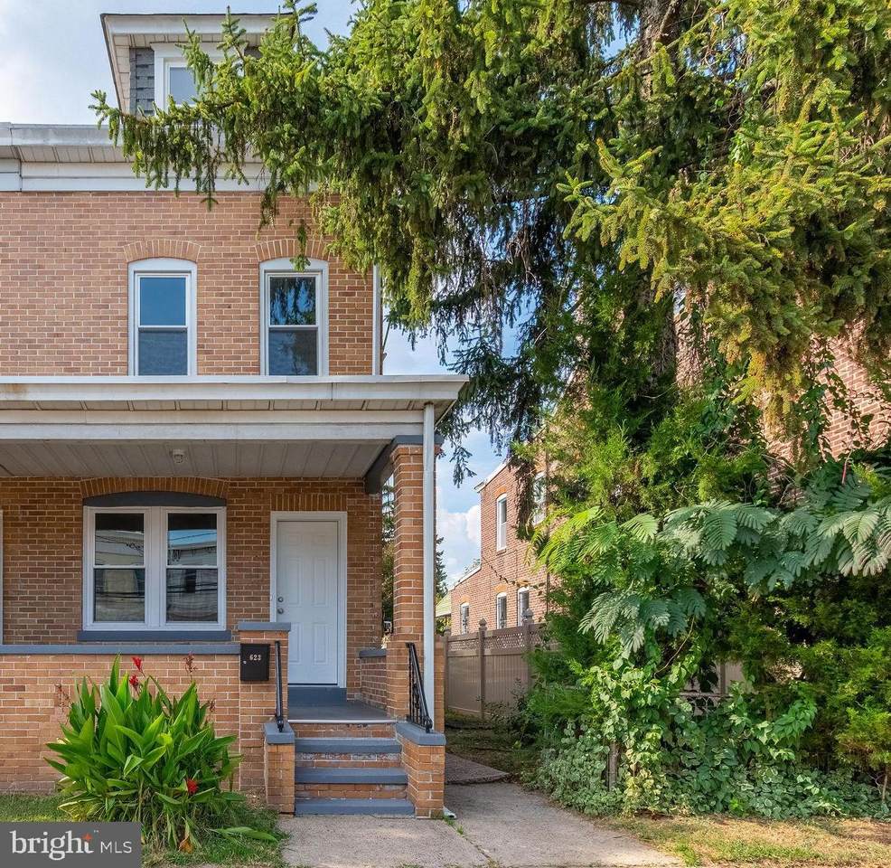 623 Indiana Avenue - Photo 1
