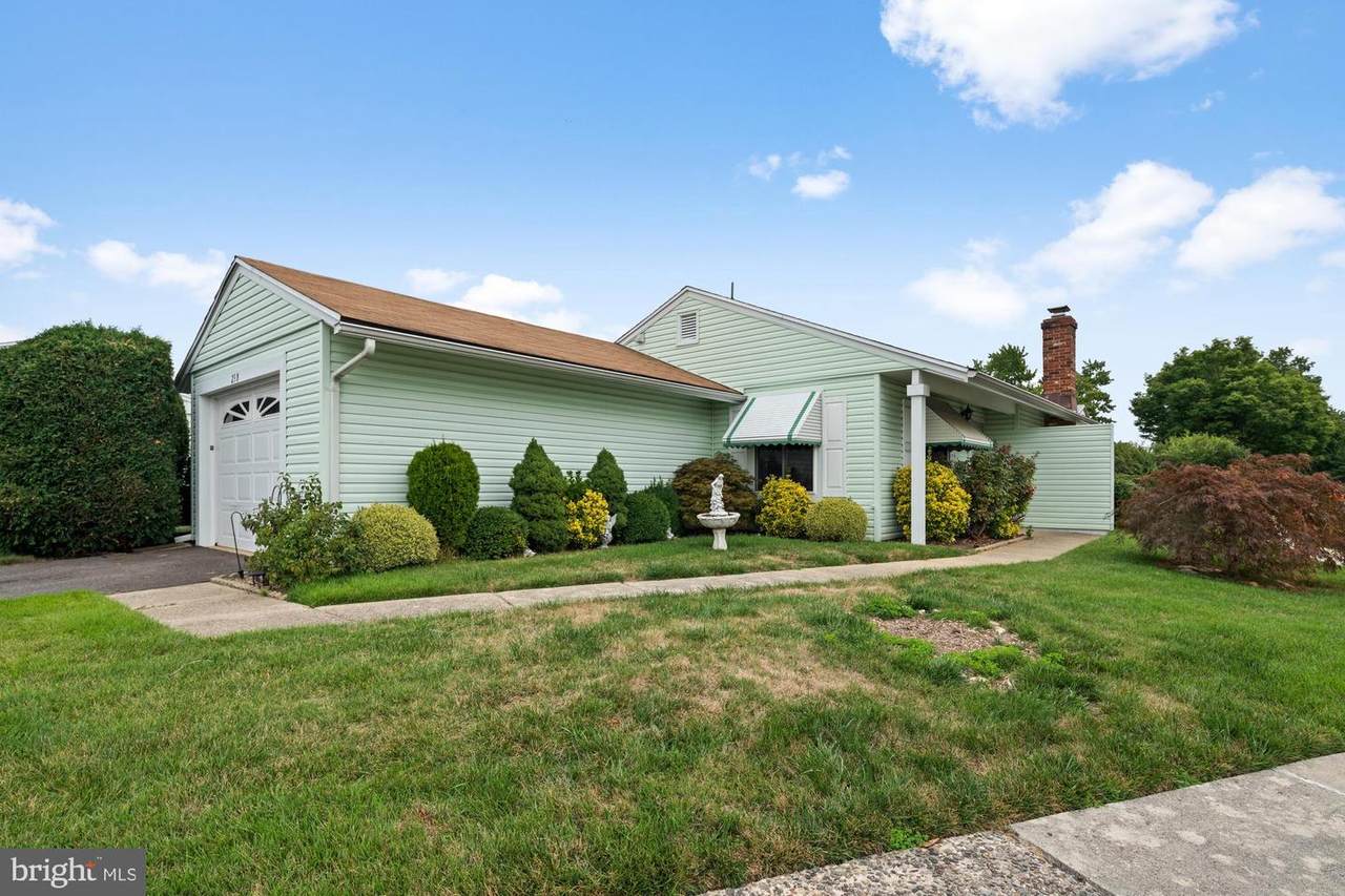 23-B Celtis Plaza - Photo 1