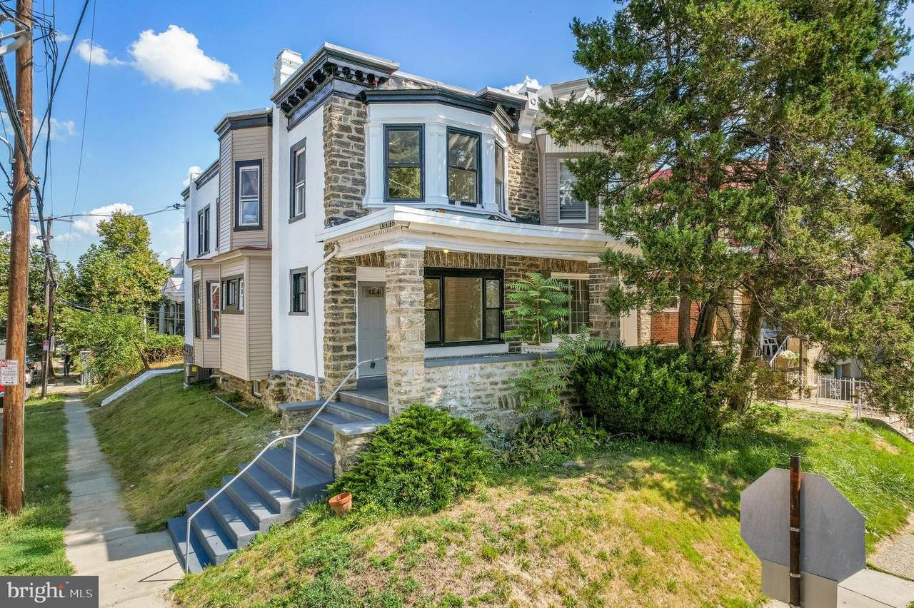 929 Duncannon Avenue - Photo 1