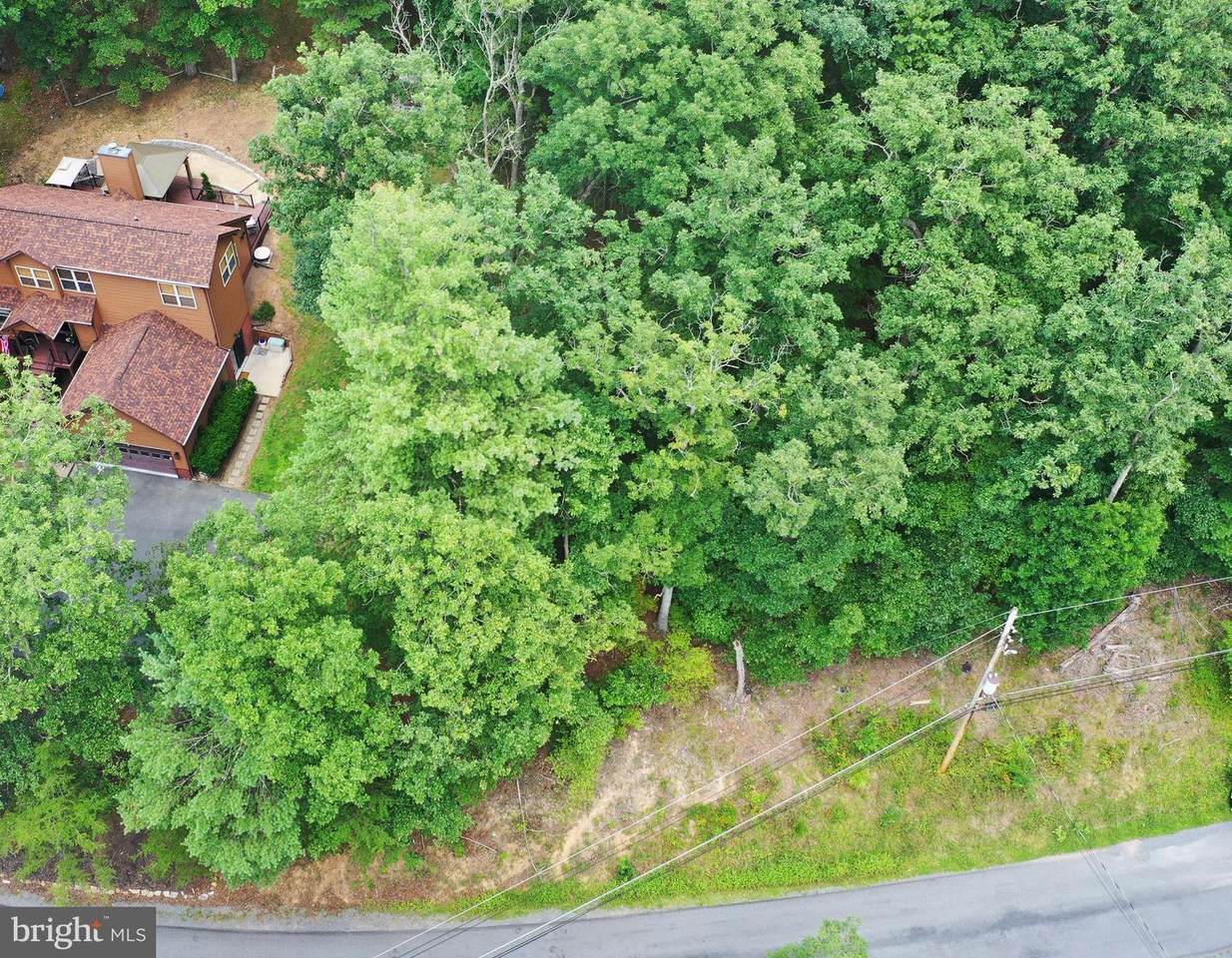 1104 Lakeview Drive - Photo 1