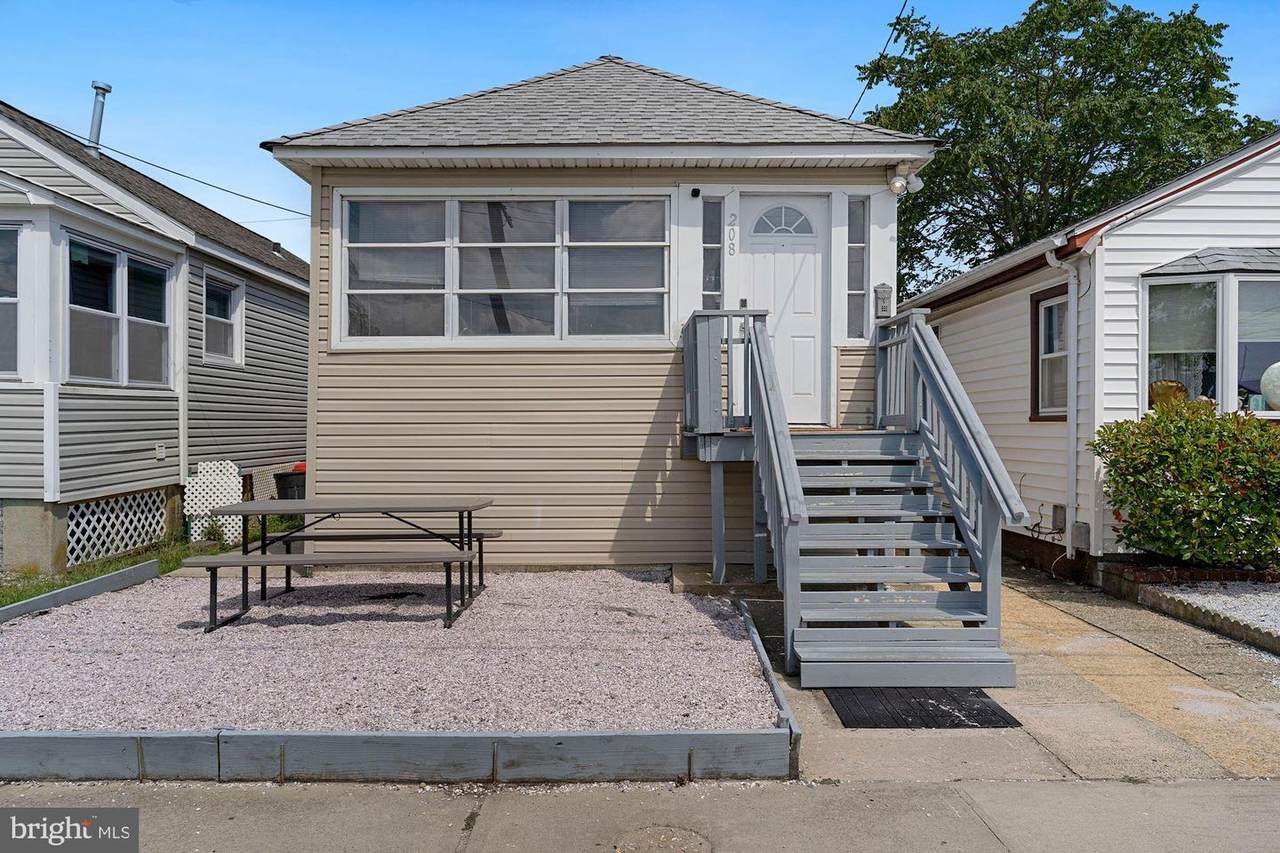 208 Porter Avenue - Photo 1