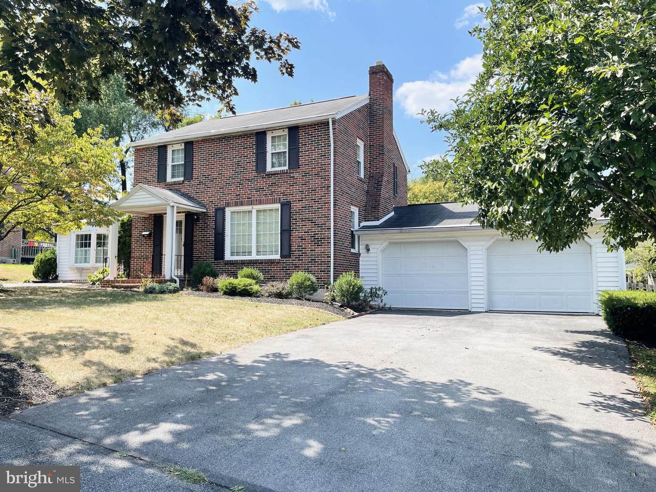 633 Vine Street - Photo 1