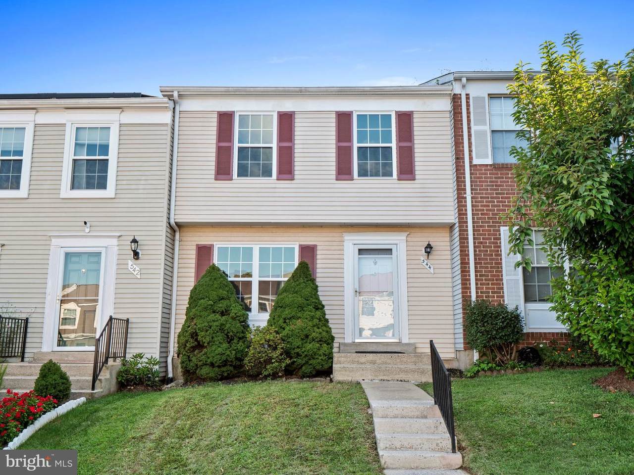 544 Carousel Court - Photo 1