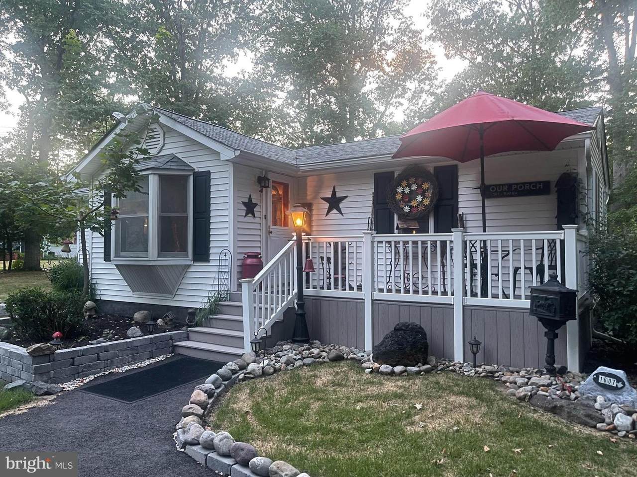 1607 Herbert Boulevard - Photo 1