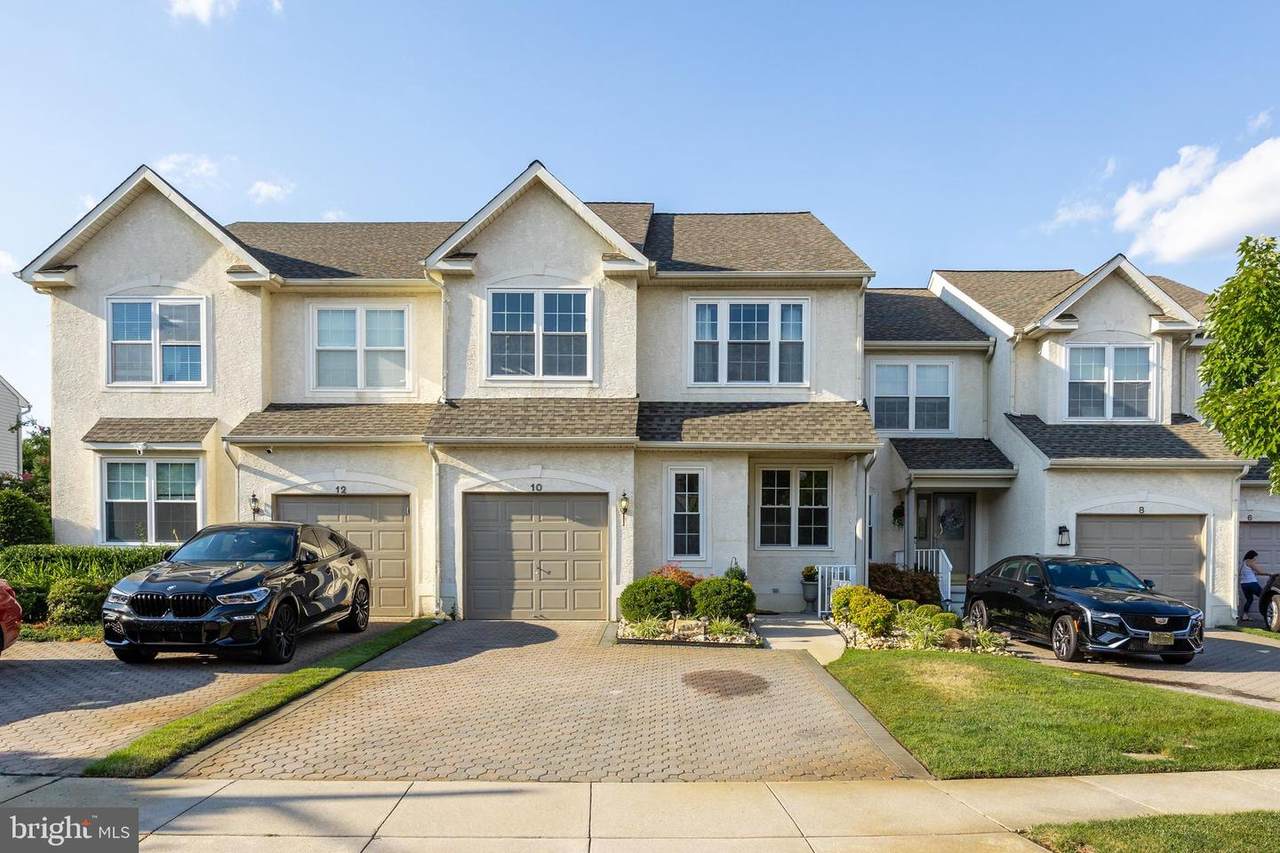 10 Heron Pointe Court - Photo 1