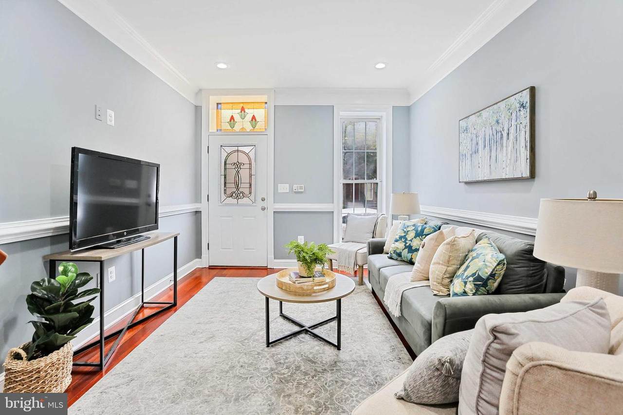 1736 Charles Street - Photo 1