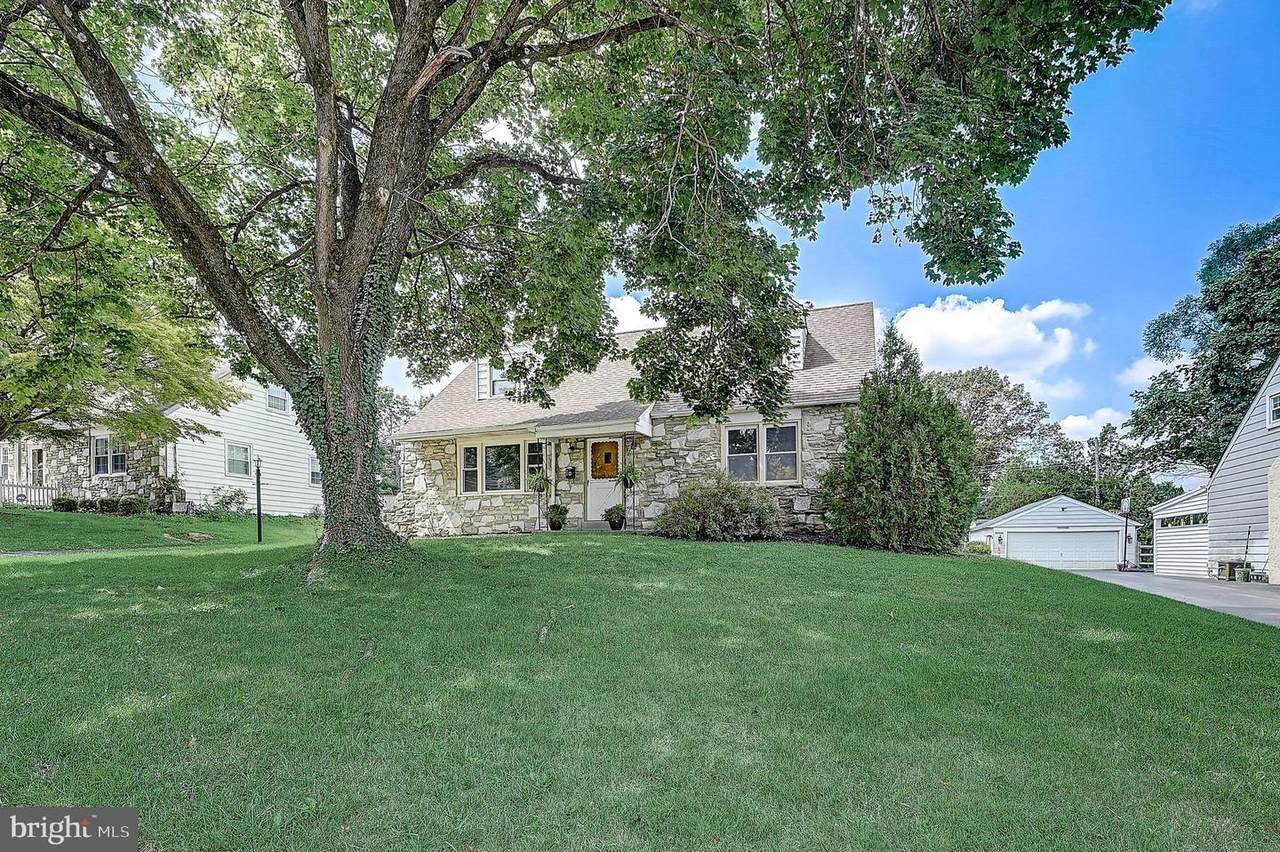 774 Hills Avenue - Photo 1