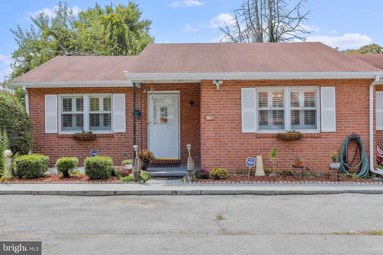 206 13TH Avenue - Photo 1