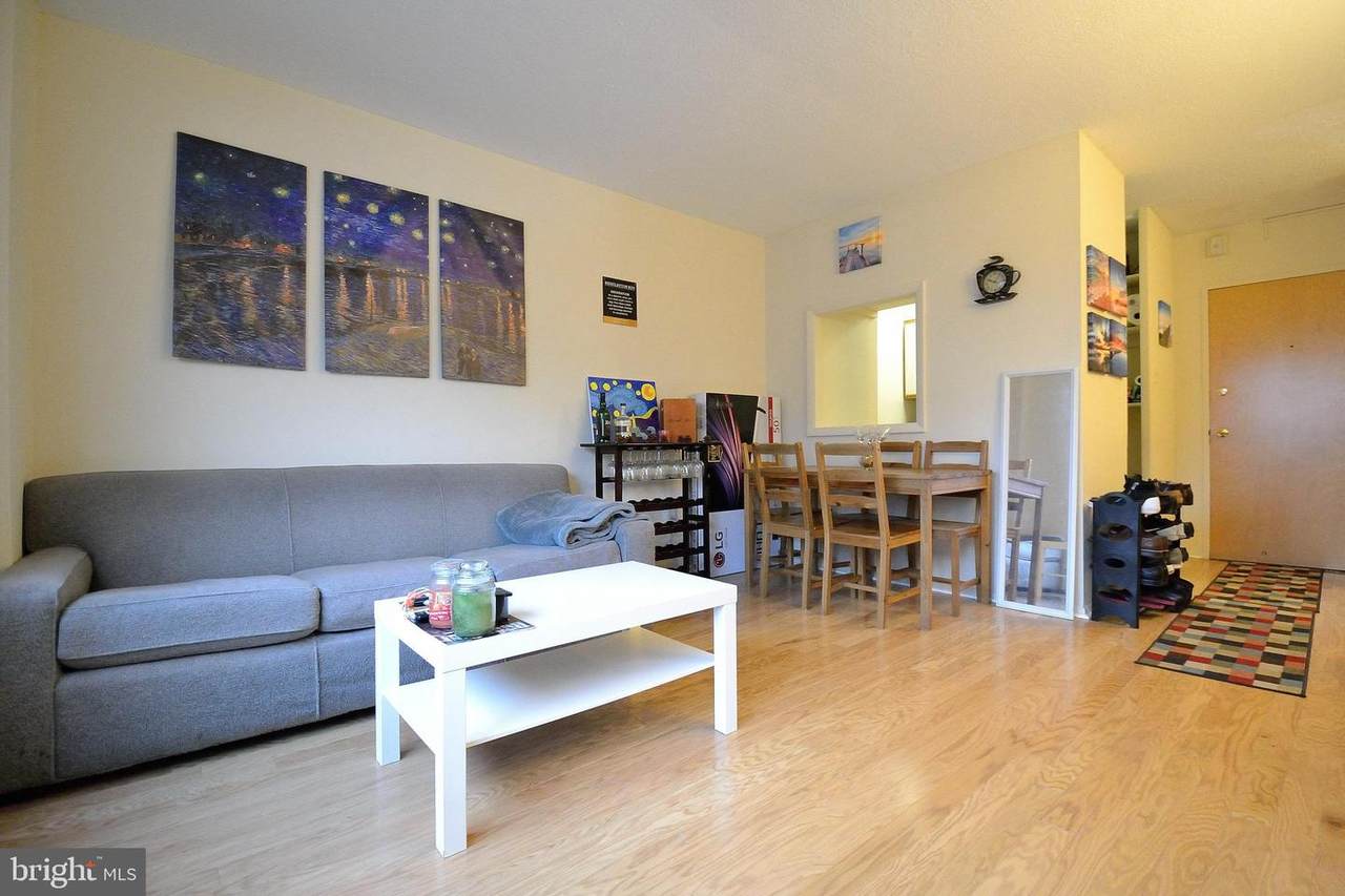 2101 Chestnut Street - Photo 1