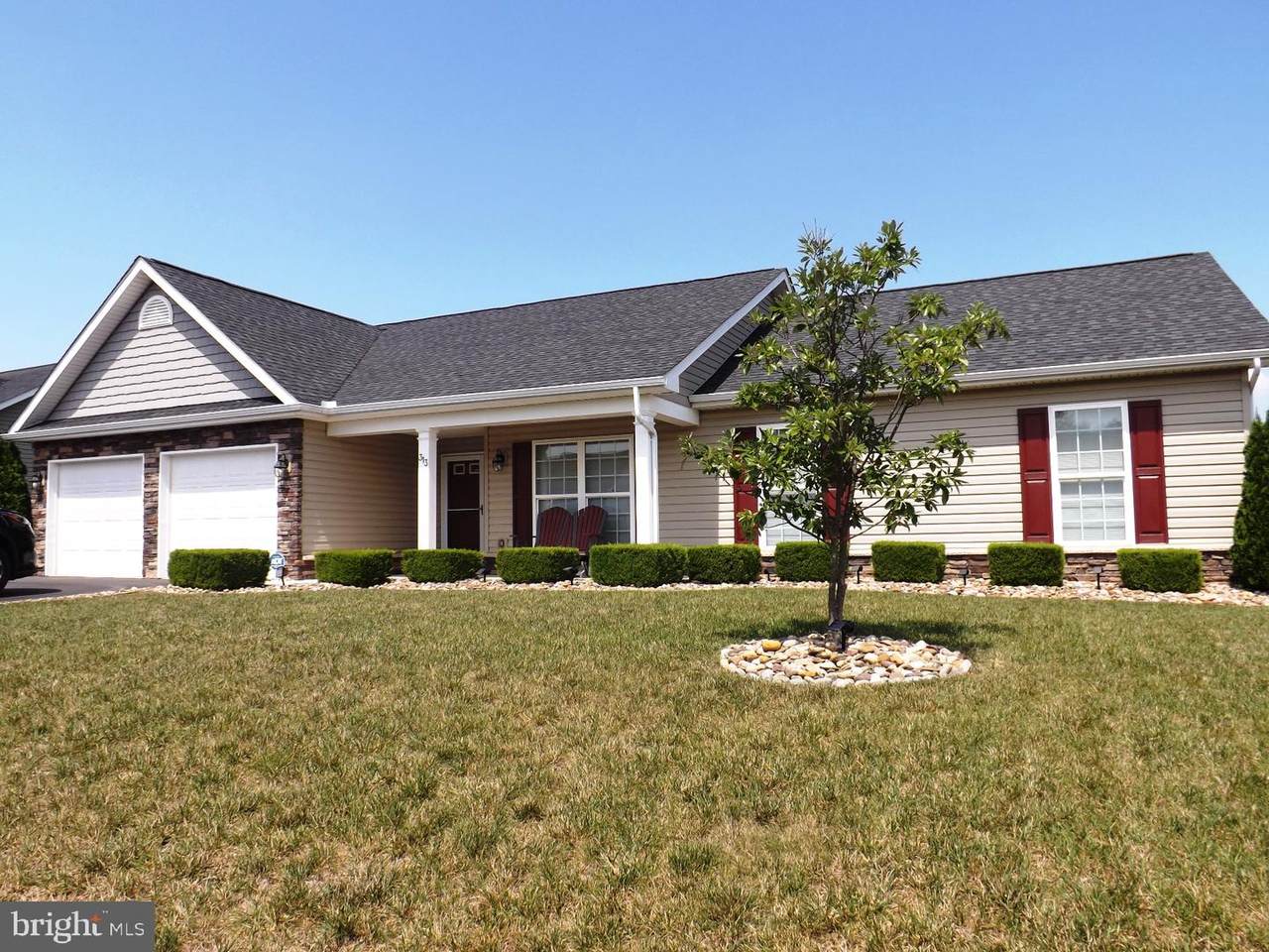 313 Balmoral Lane - Photo 1