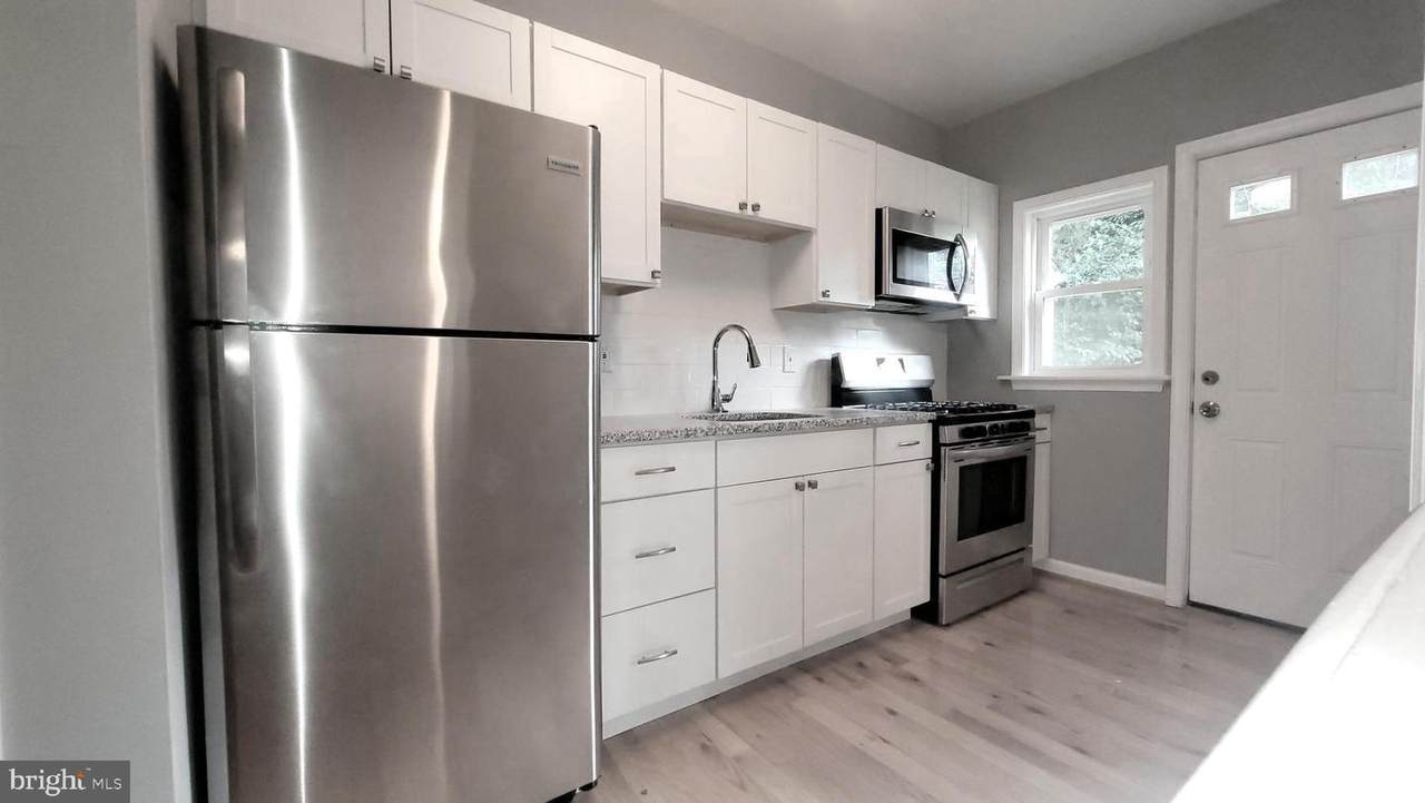 4111 Kinsway - Photo 1