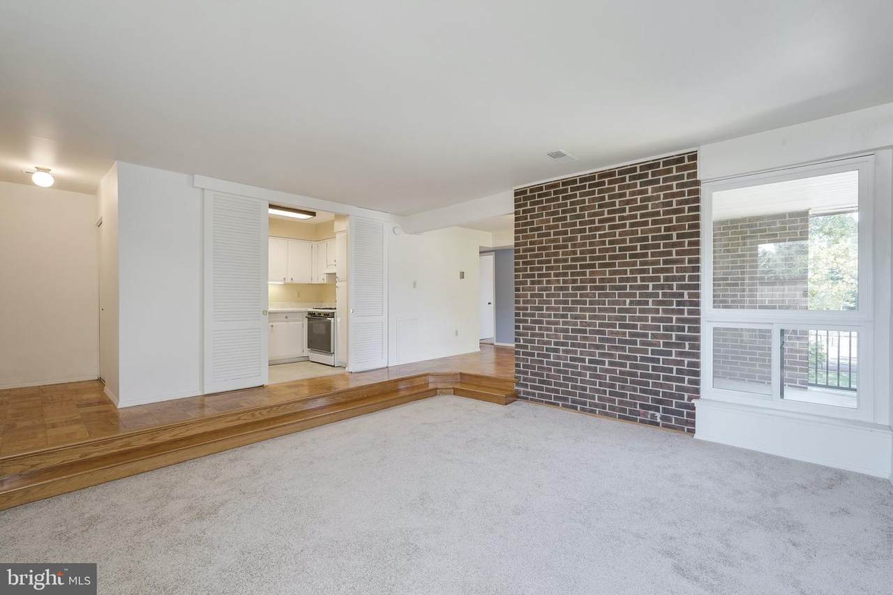 2004 Coleridge Drive - Photo 1