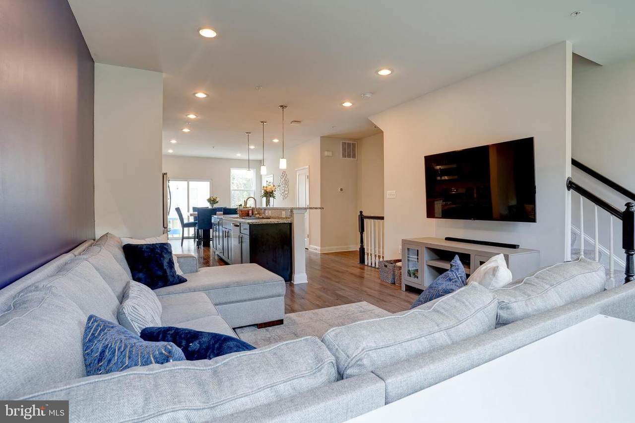 7126 Tilbury Way - Photo 1