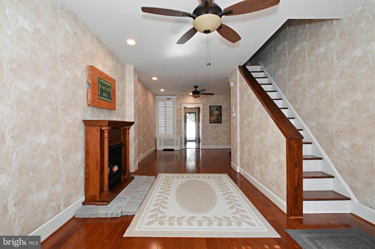 3254 Mercer Street - Photo 1
