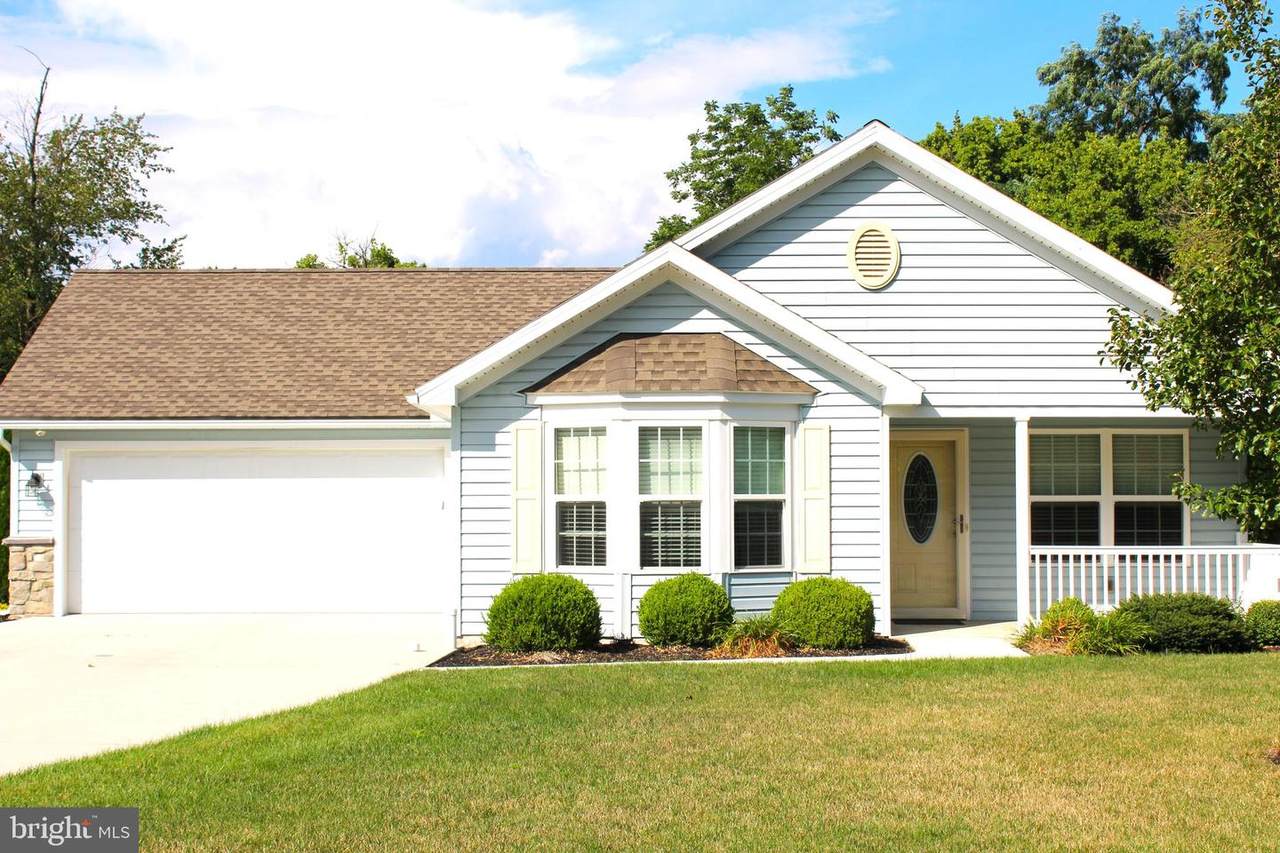 107 Colonial Court - Photo 1