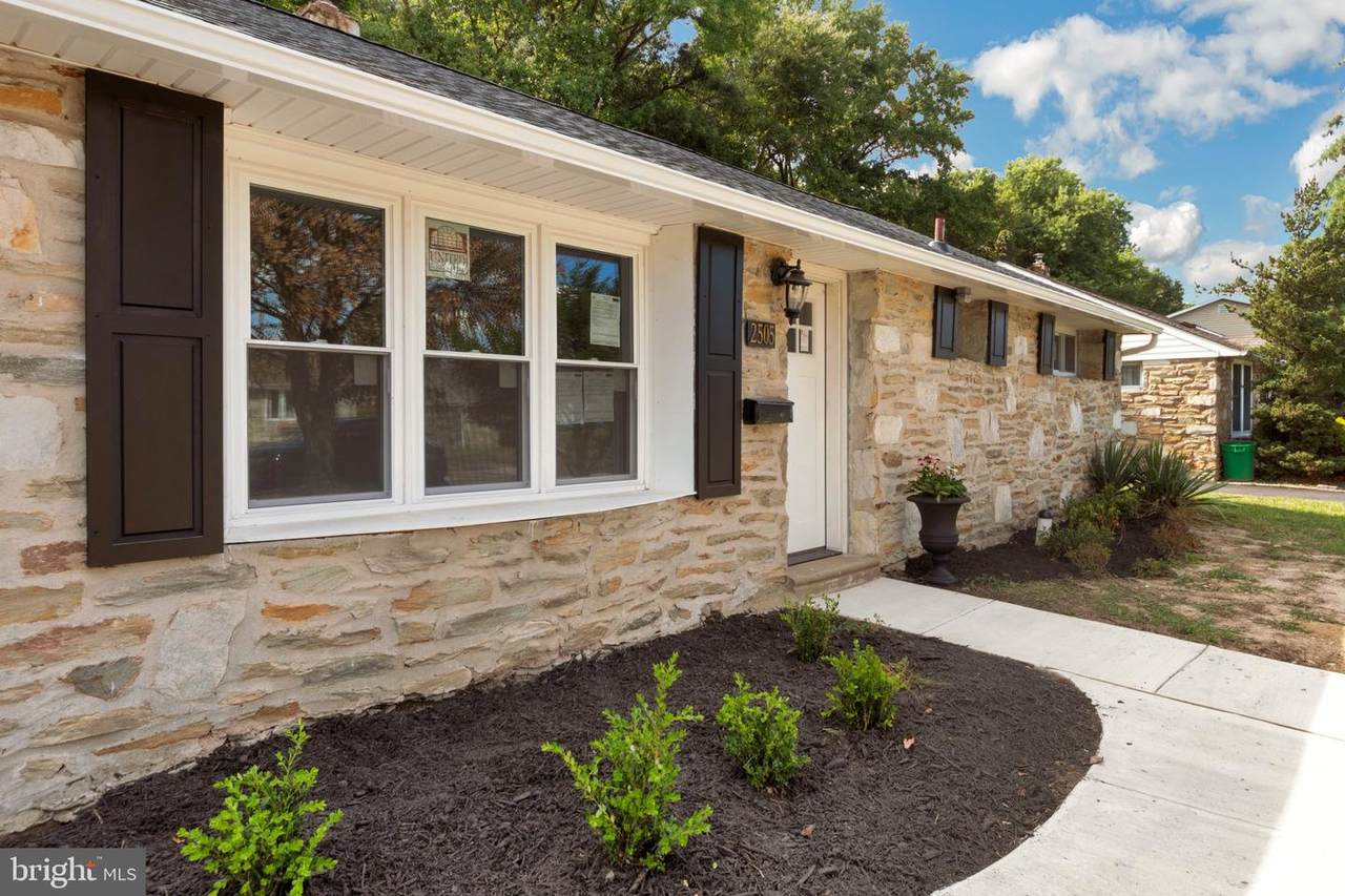 2505 Woodlawn Drive - Photo 1