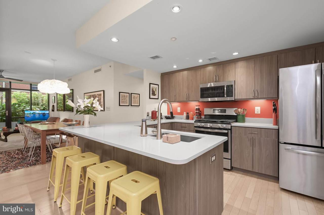 912 F Street - Photo 1