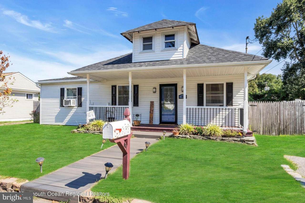 49 Illinois Avenue - Photo 1