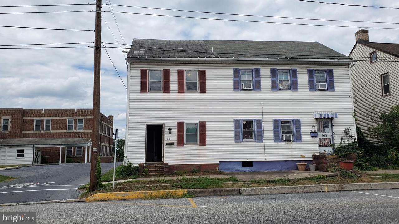 201 Main Street - Photo 1