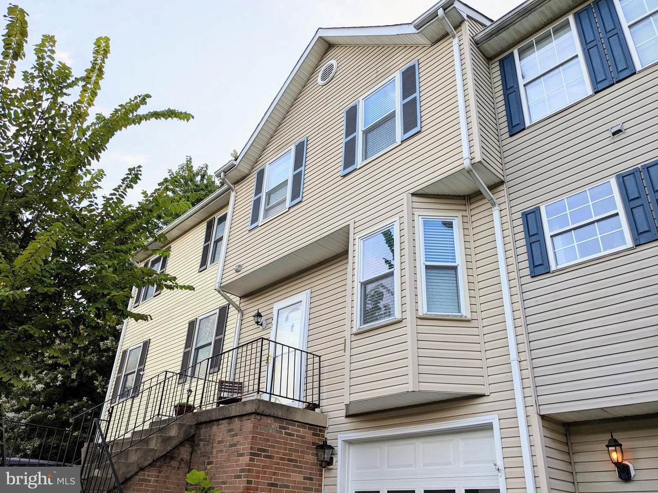 203 Staunton Court - Photo 1