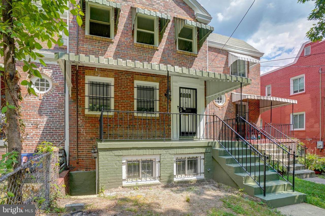 522 Oakwood Street - Photo 1