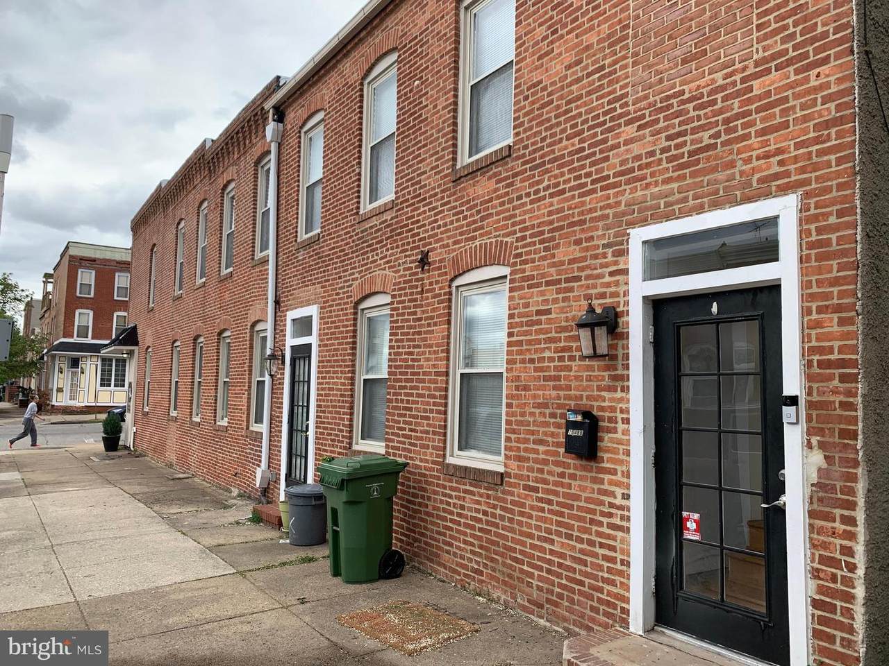 2548 Fleet Street - Photo 1