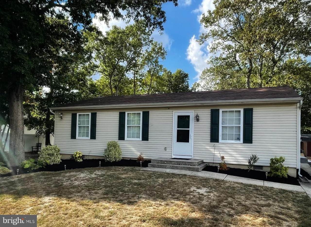 303 Fairview Avenue - Photo 1