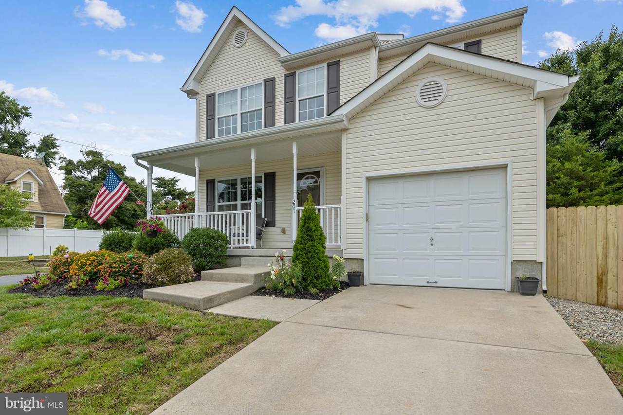 201 Empire Avenue - Photo 1