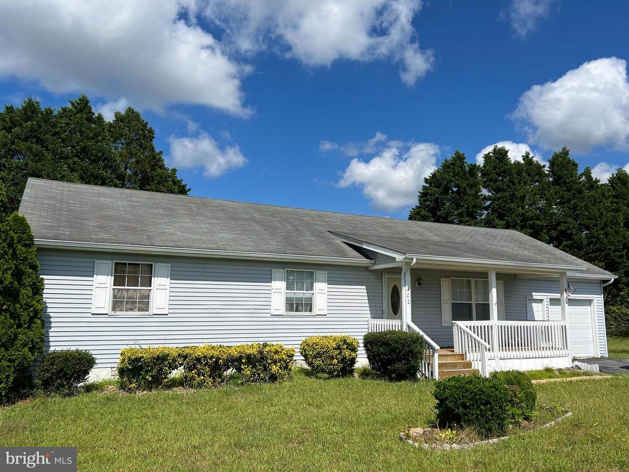 402 Yorkshire Court - Photo 1