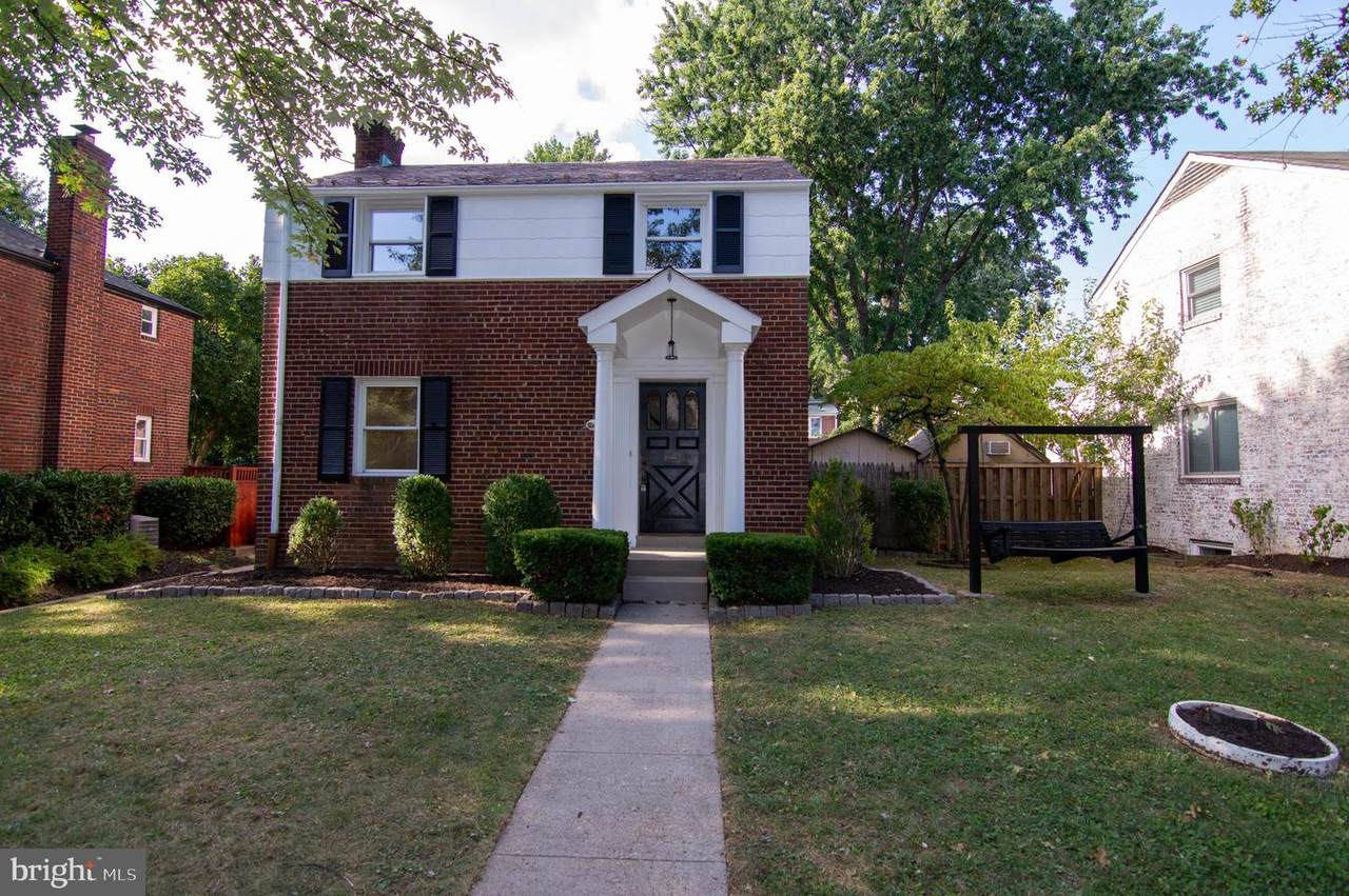 3213 6TH Street - Photo 1