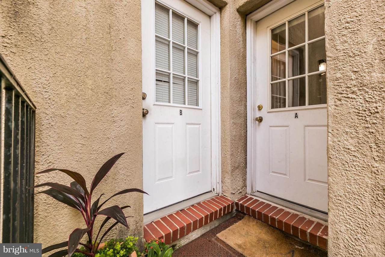 906 Charles Street - Photo 1