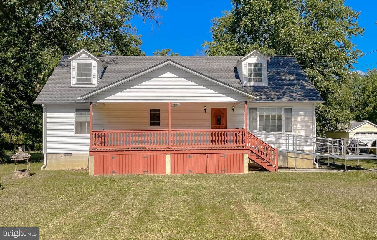 1600 Airport Lane - Photo 1
